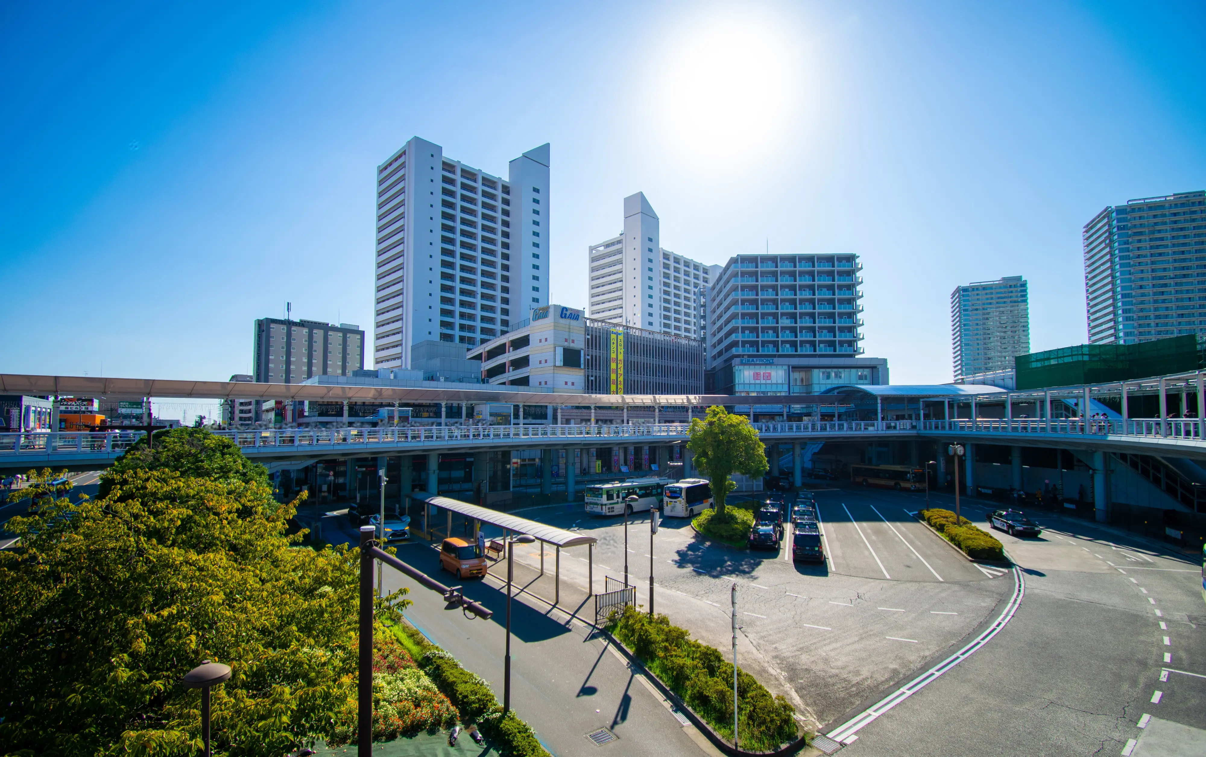 海老名市海老名駅バスロータリー