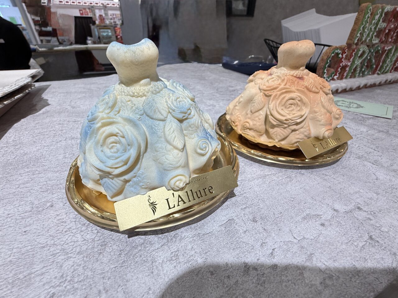 ドレス型ケーキの美しい装飾