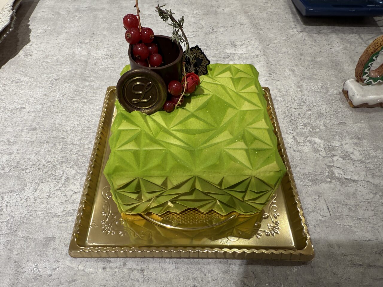 ラリュールの代表作ピスタチオムースケーキ