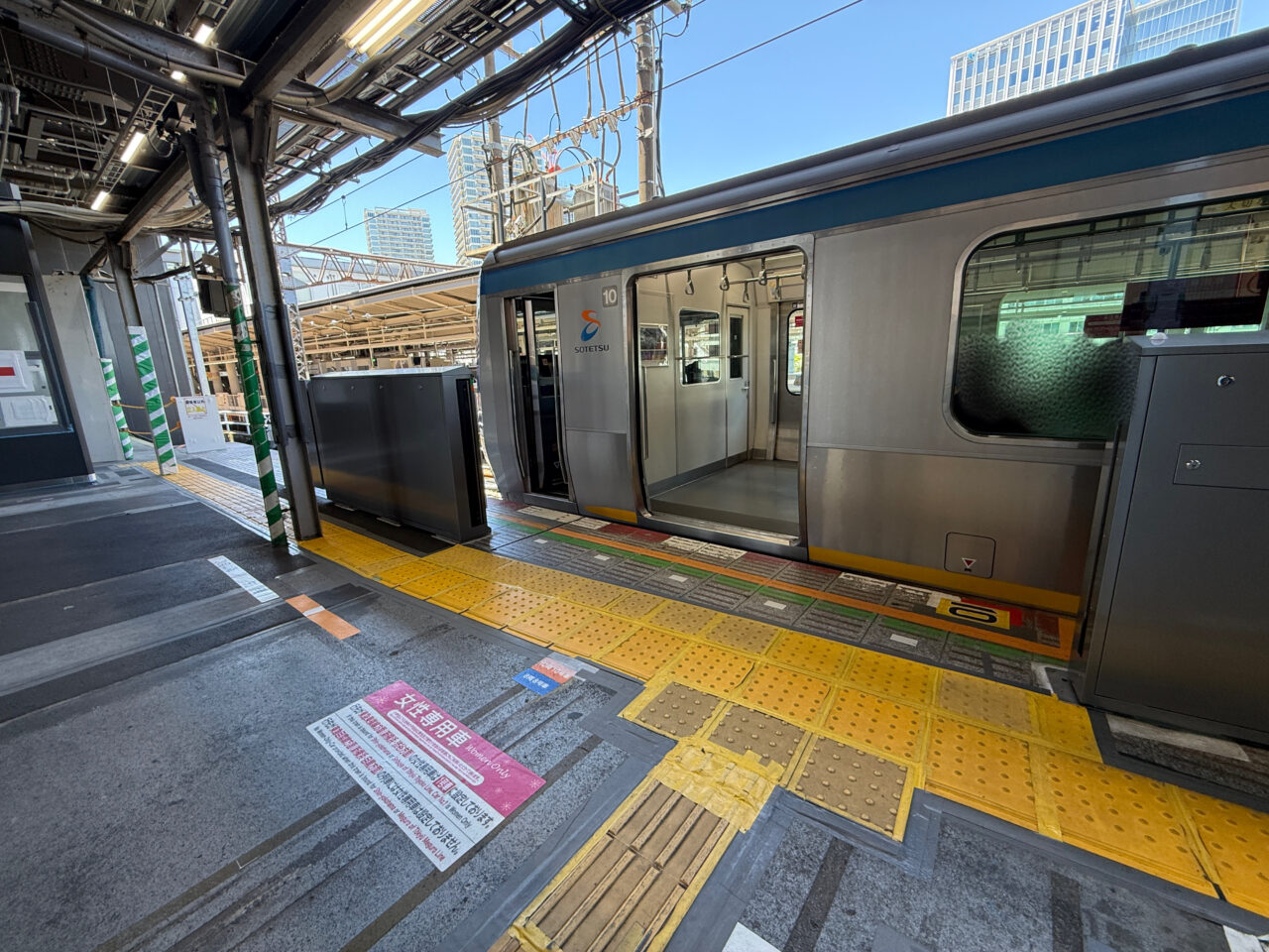 海老名市相鉄線海老名駅
